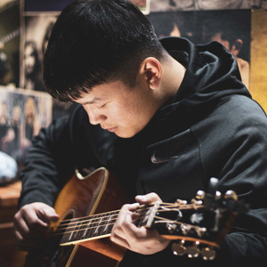 欧美黑人吊丝性爱啪啪啪两根
